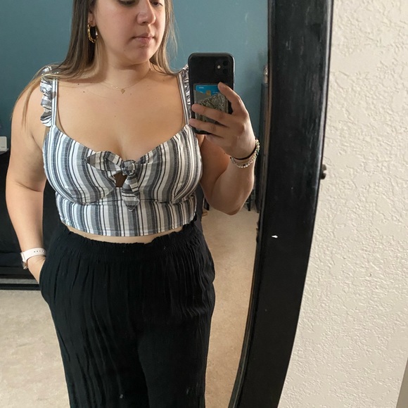 Express Grey and White Striped Crop Top with Ruffle Straps - Picture 3 of 4